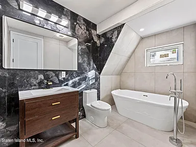 Dark Stone Spa Bath